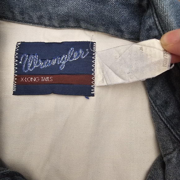 Vintage Wrangler Mens Medium Extra Long Tail Denim Stripe Black Pearl Snap Shirt - Picture 7 of 8